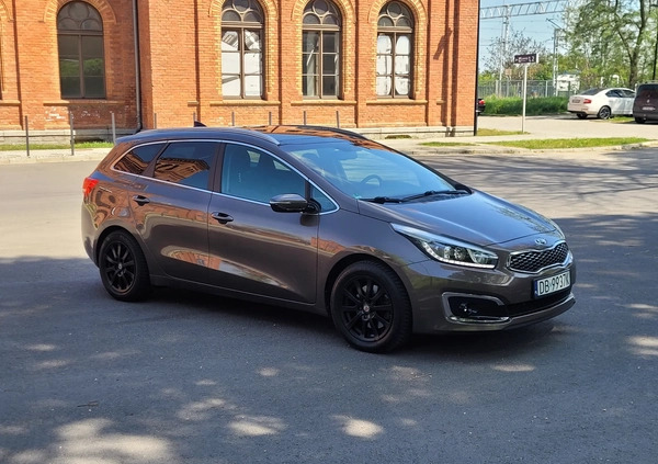 Kia Ceed cena 49900 przebieg: 167000, rok produkcji 2018 z Wałbrzych małe 781